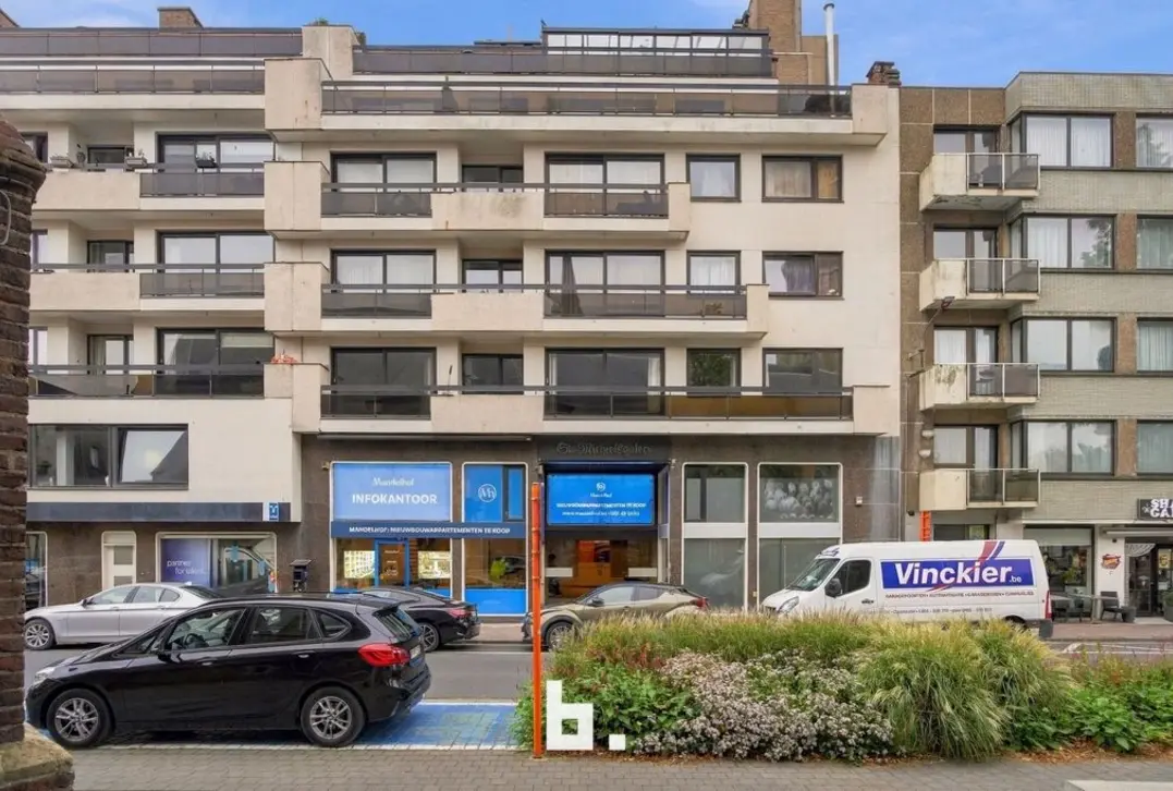 Winkelruimte in galerij centrum Roeselare - Roeselare