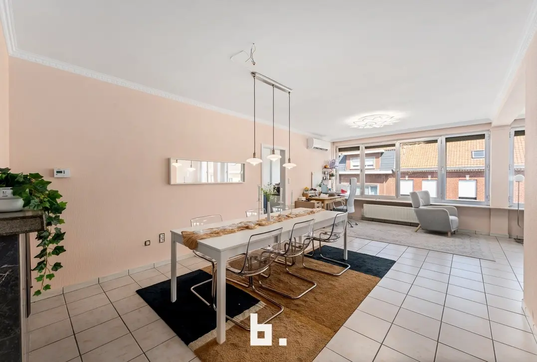 Zeer ruim Appartement in Centrum Kortrijk! - Kortrijk - €255.000