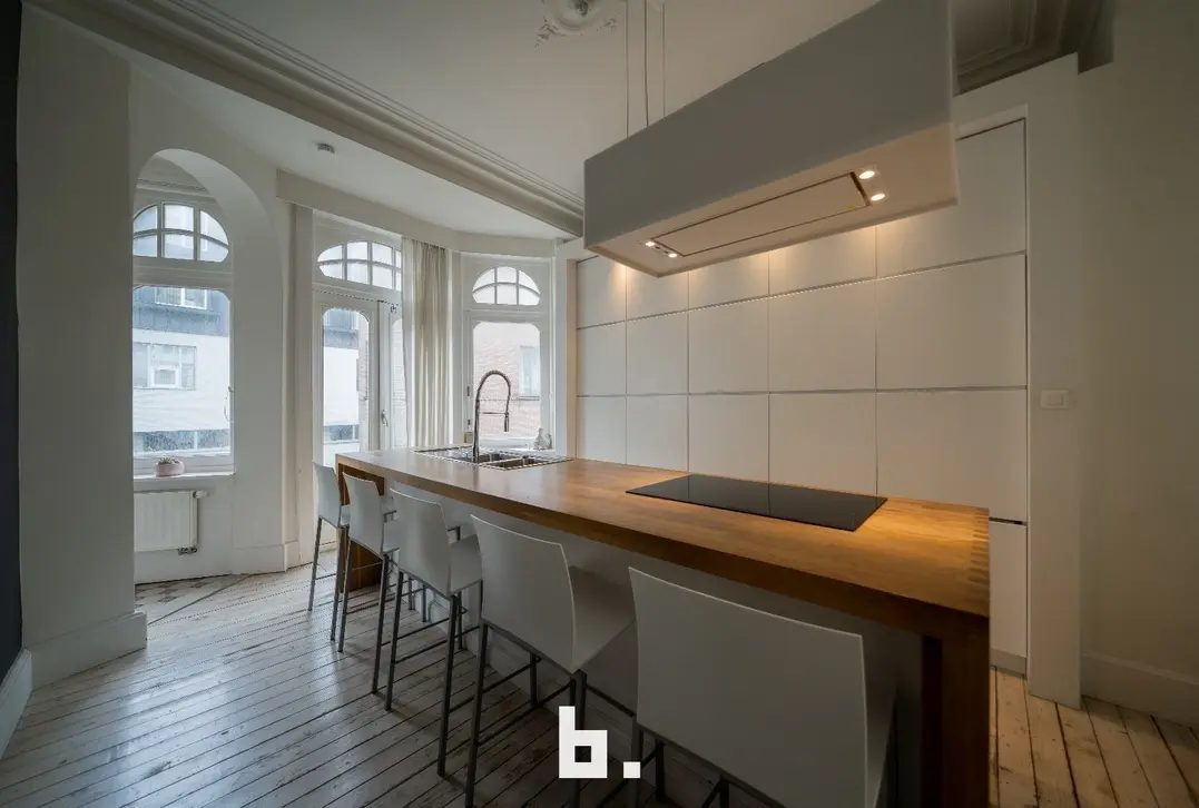 Uniek art deco herenhuis met 5 slaapkamers, 4 badkamers en 2 terrassen - Oostende