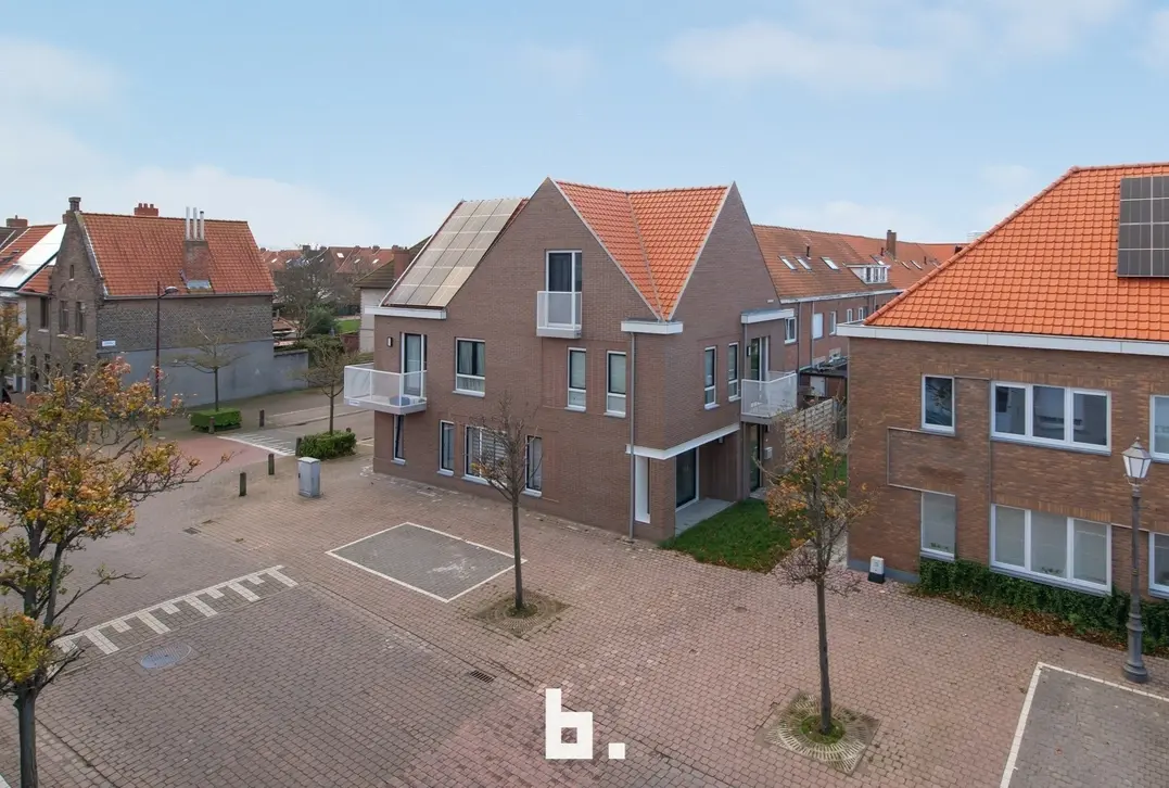 Volledig vergunde opbrengsteigendom met 3 wooneenheden vlakbij de Hippodroom te Oostende - Oostende