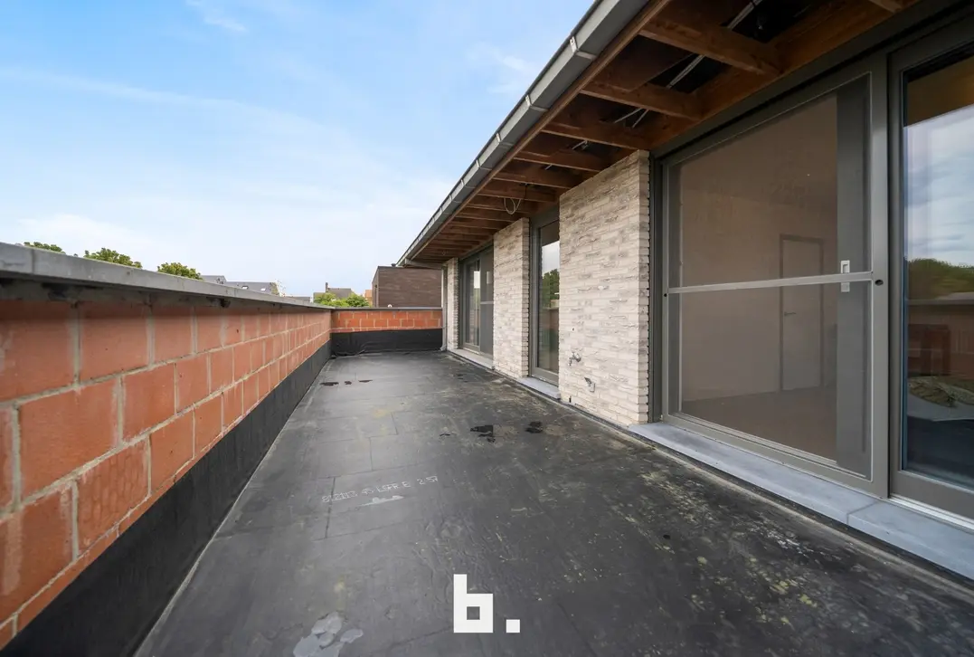 Prachtige nieuwbouwvilla met 4 ruime slaapkamers, inpandige garage en tuin - Zwevezele