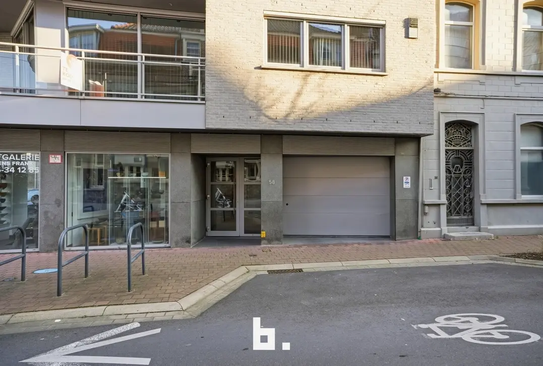 Ruimtelijk, stijlvol en perfect gelegen – wonen op wandelafstand van de Grote Markt van Roeselare - Roeselare