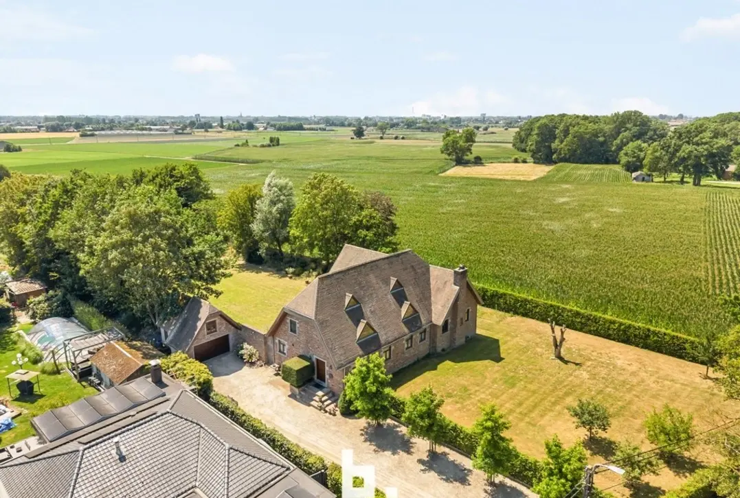 Exclusief wonen in een oase van groen, RIANTE villa met binnenzwembad op 4.192m²!  - Tielt