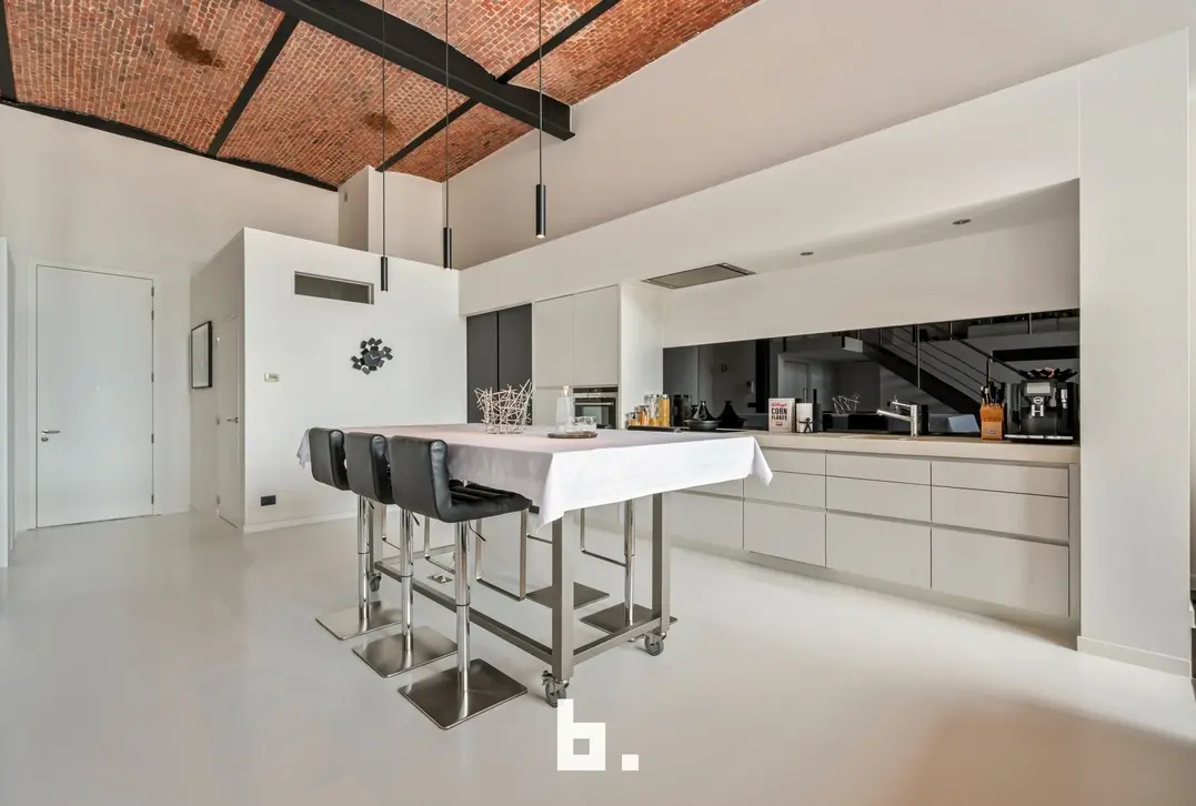 Exclusieve loft met industriële klasse nabij centrum Kortrijk - Spinnerijkaai 45  bus 119, 8500 Kortrijk - €545.000