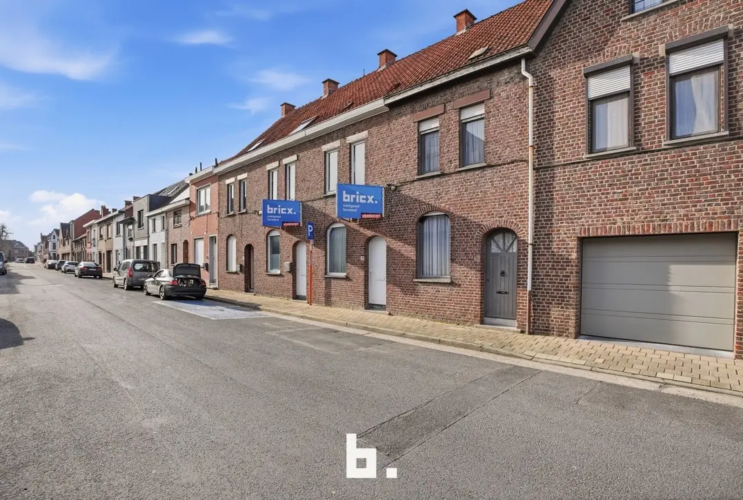 Te renoveren stadswoning met tuin op uitstekende ligging in Roeselare - Roeselare