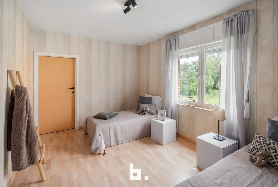 Ruime open bebouwing met 3 slaapkamers, garage en tuin in het gegeerde Meerbeke - Ninove