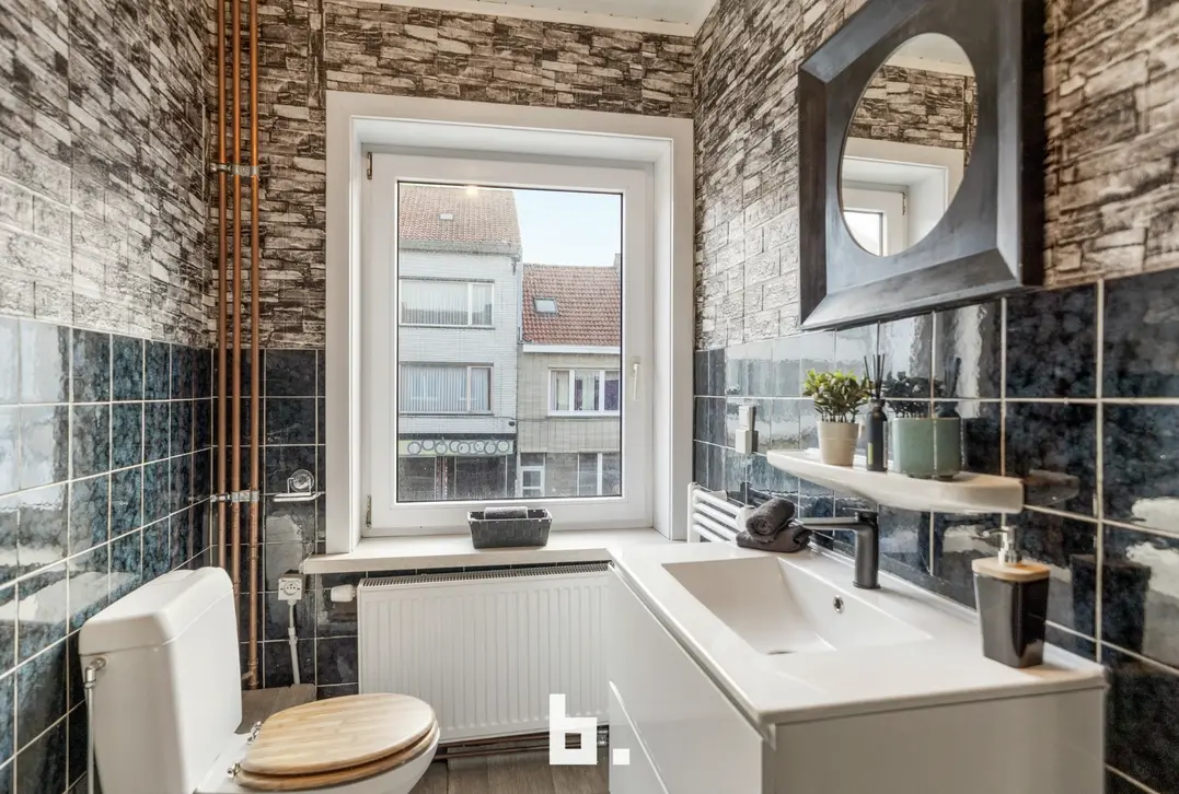 Oostende- Instapklare gezinswoning met 4 slaapkamers en koer  – EPC C & CONFORME ELEKTRICITEIT - Oostende