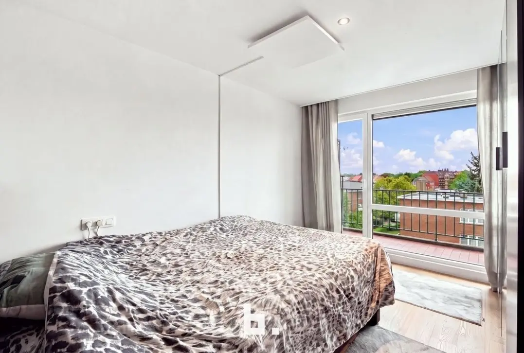 Gezellig gerenoveerd appartement met ruim zonneterras  - Roeselare