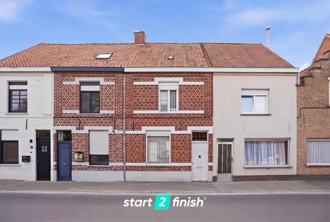 Karaktervolle woning met garage en uitweg op centrale ligging in Ardooie - Ardooie
