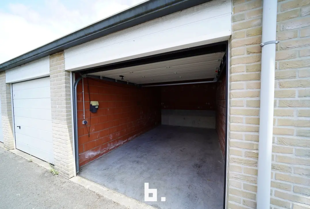 Ruime garage te huur in Sint-Andries  - Sint-Andries