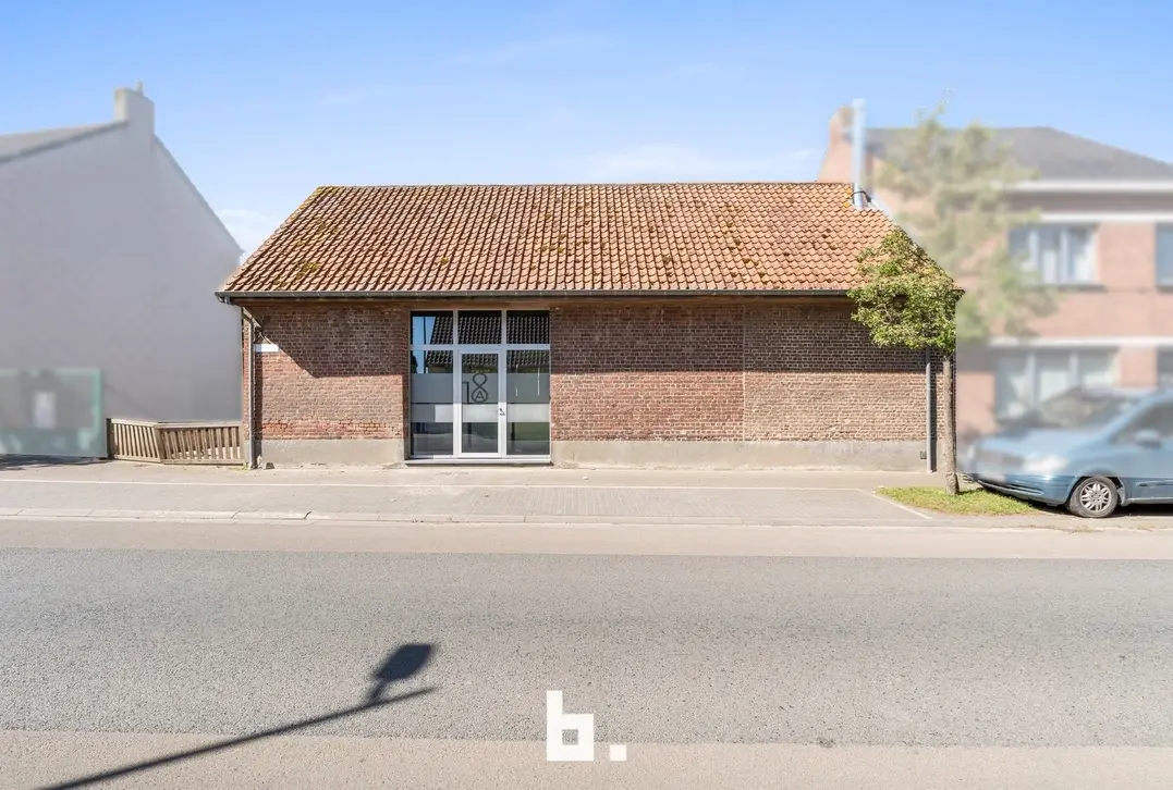 Instapklare gezinswoning met 3 slaapkamers, zonnige tuintje en autostaanplaats te Vleteren - Vleteren