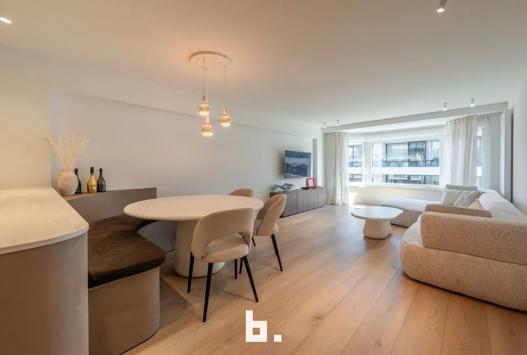 Exclusief gerenoveerd 3-slaapkamer appartement op toplocatie te Knokke - Knokke-Heist