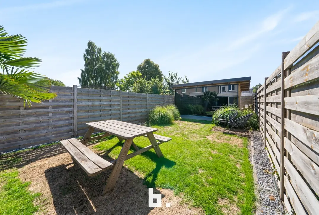 Perfect instapklare woning met gezellige tuin op uitstekende ligging - Sint-Kruis