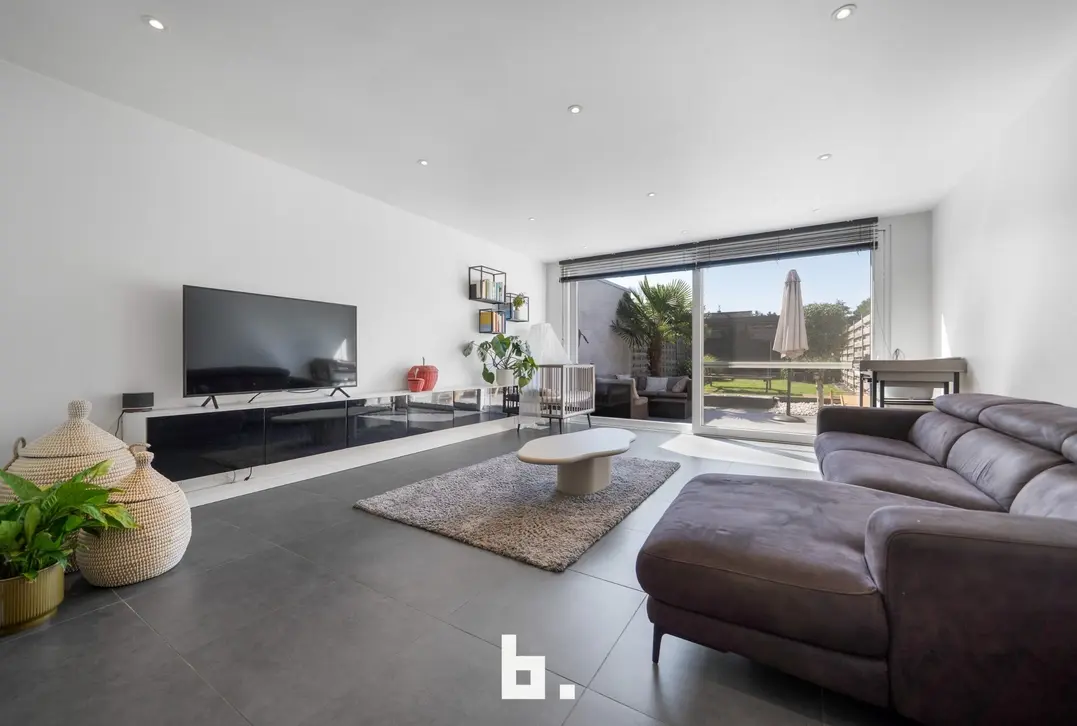 Perfect instapklare woning met gezellige tuin op uitstekende ligging - Sint-Kruis