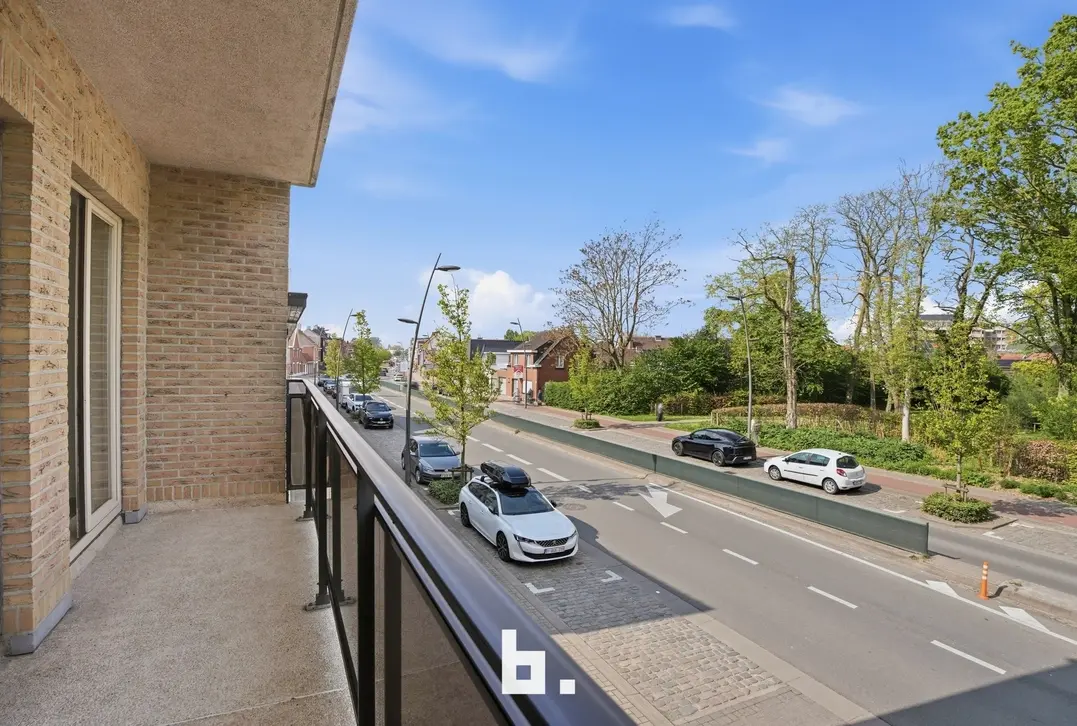 Lichtrijk appartement met twee terrassen en zicht op het Park van de Walle in Roeselare - Roeselare