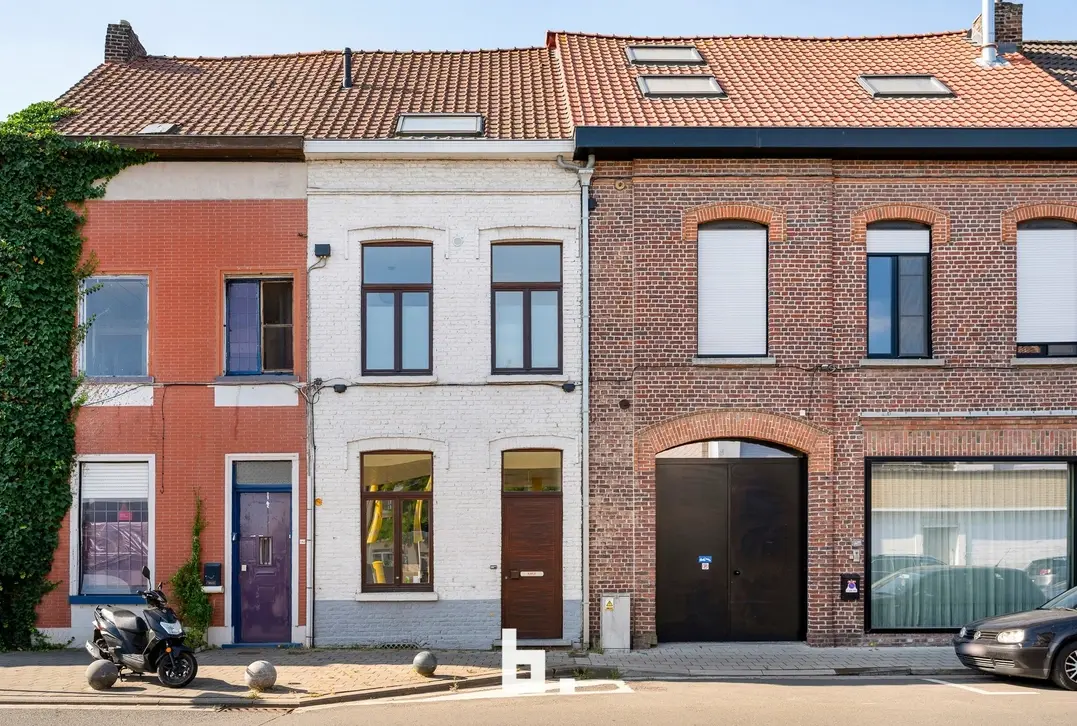 Volledig gerenoveerde woning te Kortrijk! - Kortrijk - €275.000
