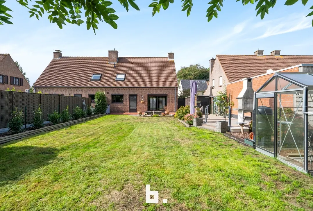 Halfopen bebouwing met 3 slaapkamers en garage op Topligging! - Sint-Andries