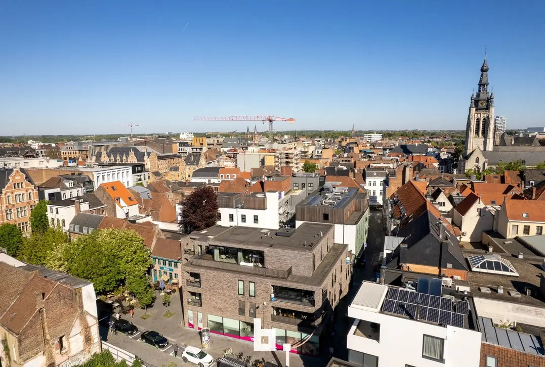 Uniek 3-slaapkamerappartement (133m²) met zonnig terras (15m²) op bijzonder centrale ligging - Kortrijk - €450.000