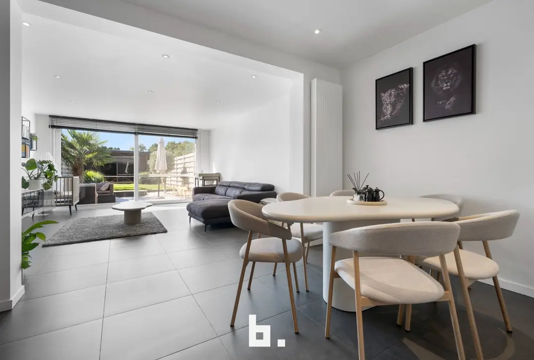 Perfect instapklare woning met gezellige tuin op uitstekende ligging - Sint-Kruis