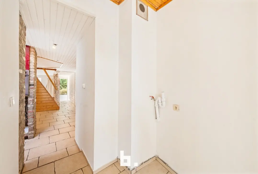 Woning met zeer veel potentieel te Kortrijk! - Kortrijk