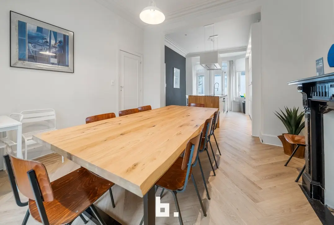 Uniek art deco herenhuis met 5 slaapkamers, 4 badkamers en 2 terrassen - Oostende