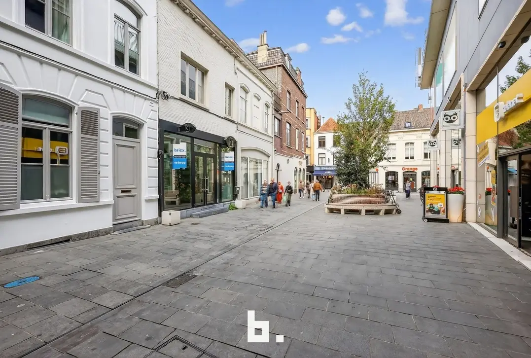 Uniek handelspand op toplocatie in Kortrijk! - Kortrijk
