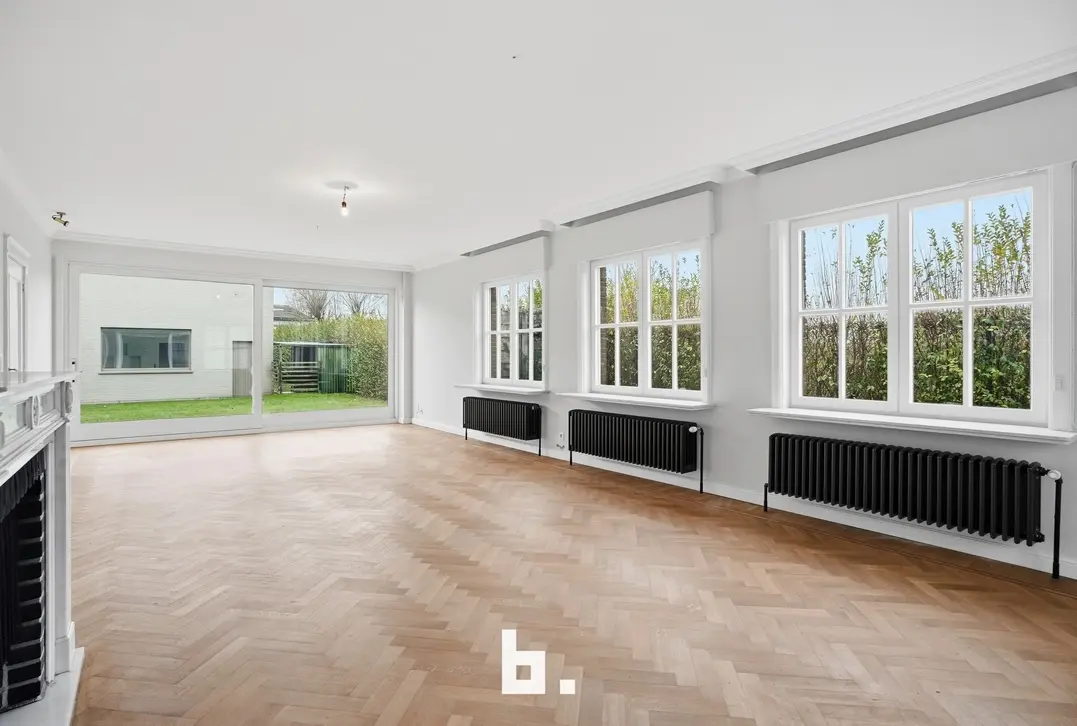 Villa met Loods in Sint-Eloois-Vijve - Waregem