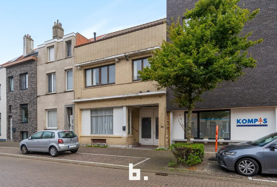 Ruim renovatiepand te Oostende - Oostende