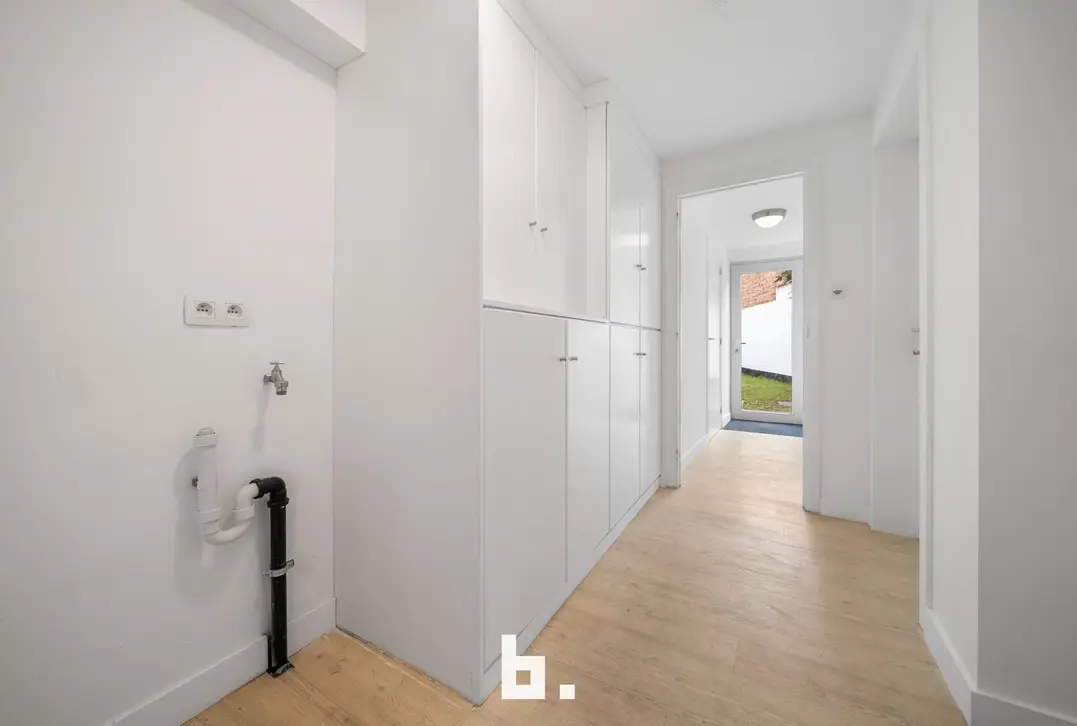 Instapklare woning met garage nabij de Coupure. - Brugge