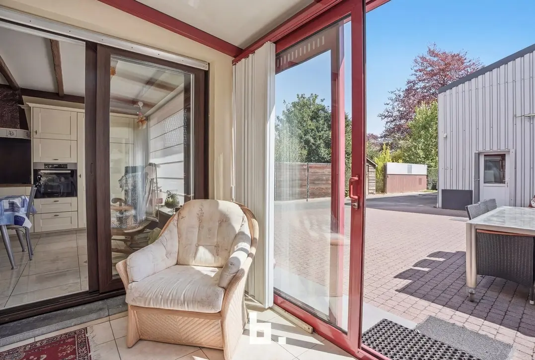 Ruime en veelzijdige woning met atelier op topligging in Izegem - Izegem