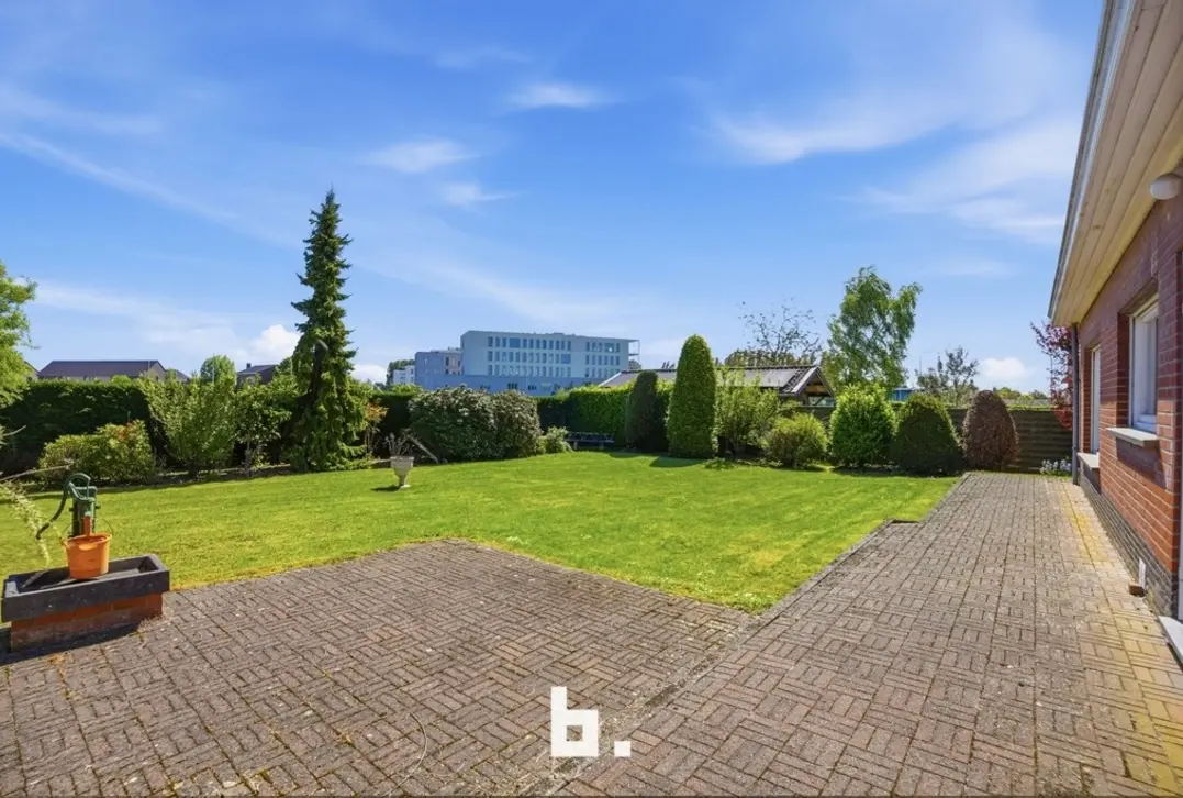 Ruime woning met uitbreidingsmogelijkheden op topligging nabij het Sterrebos te Rumbeke - Roeselare