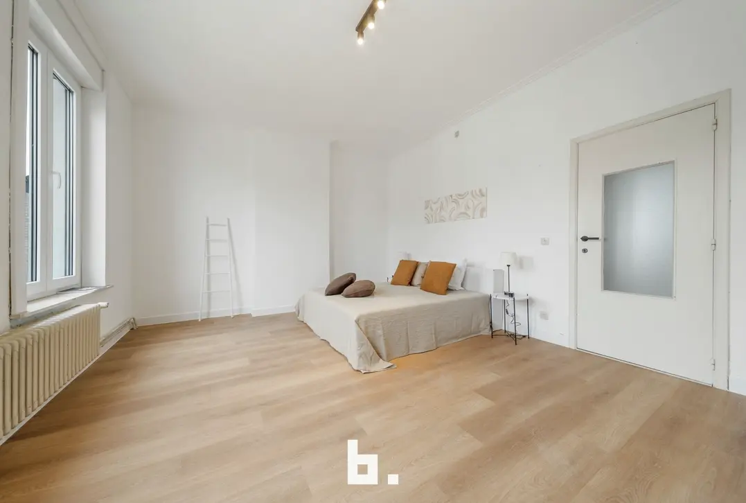 Energiezuinige gezinswoning met 3 slaapkamers en zonnige tuin te Brugge. - Brugge