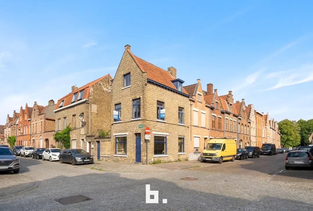 Prachtige renovatie hoekwoning in centrum Brugge - Brugge