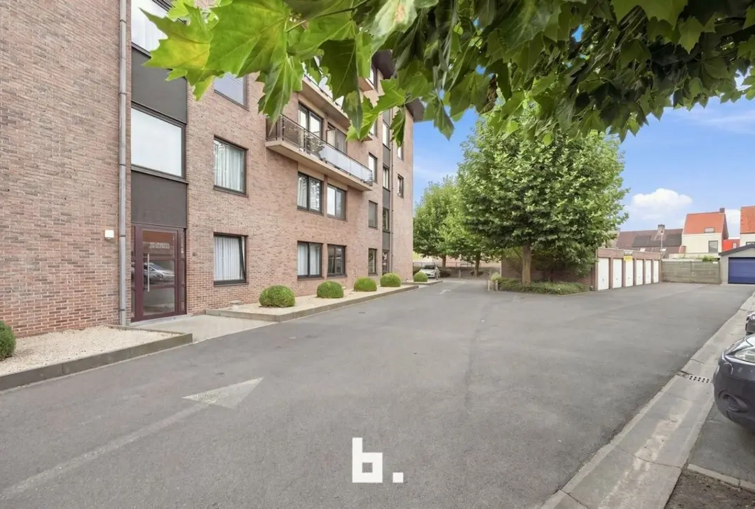 Riant dakappartement met 4 Slk en staanplaats - Roeselare