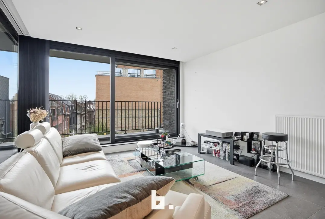 Uniek 3-slaapkamerappartement (133m²) met zonnig terras (15m²) op bijzonder centrale ligging - Kortrijk - €450.000