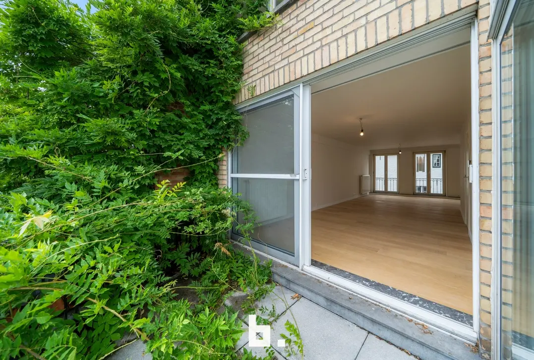 Instapklare woning met garage nabij de Coupure. - Brugge