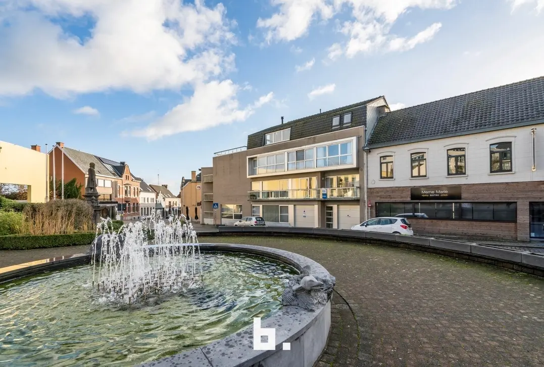 Enorm lichtrijk appartement op uiterst centrale locatie met garage - Hooglede