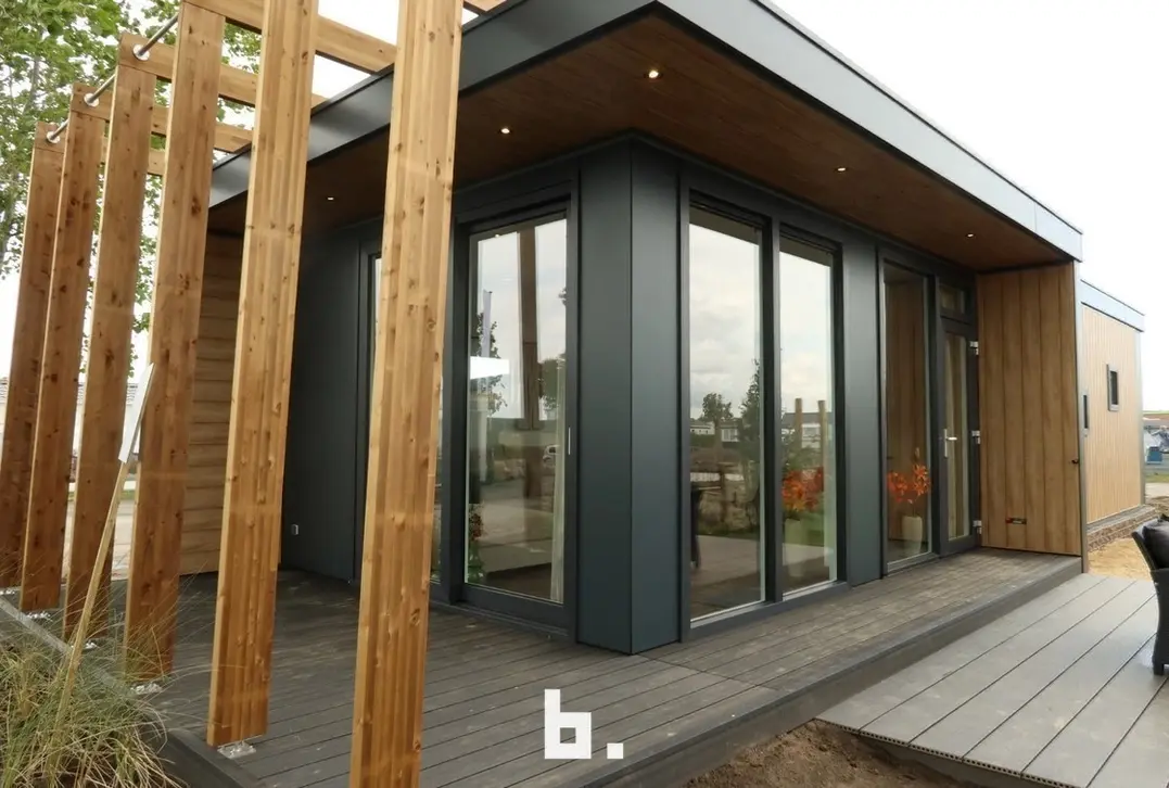 Nieuwe  chalets op topligging vlak tegen de zee te Wenduine  - De Haan