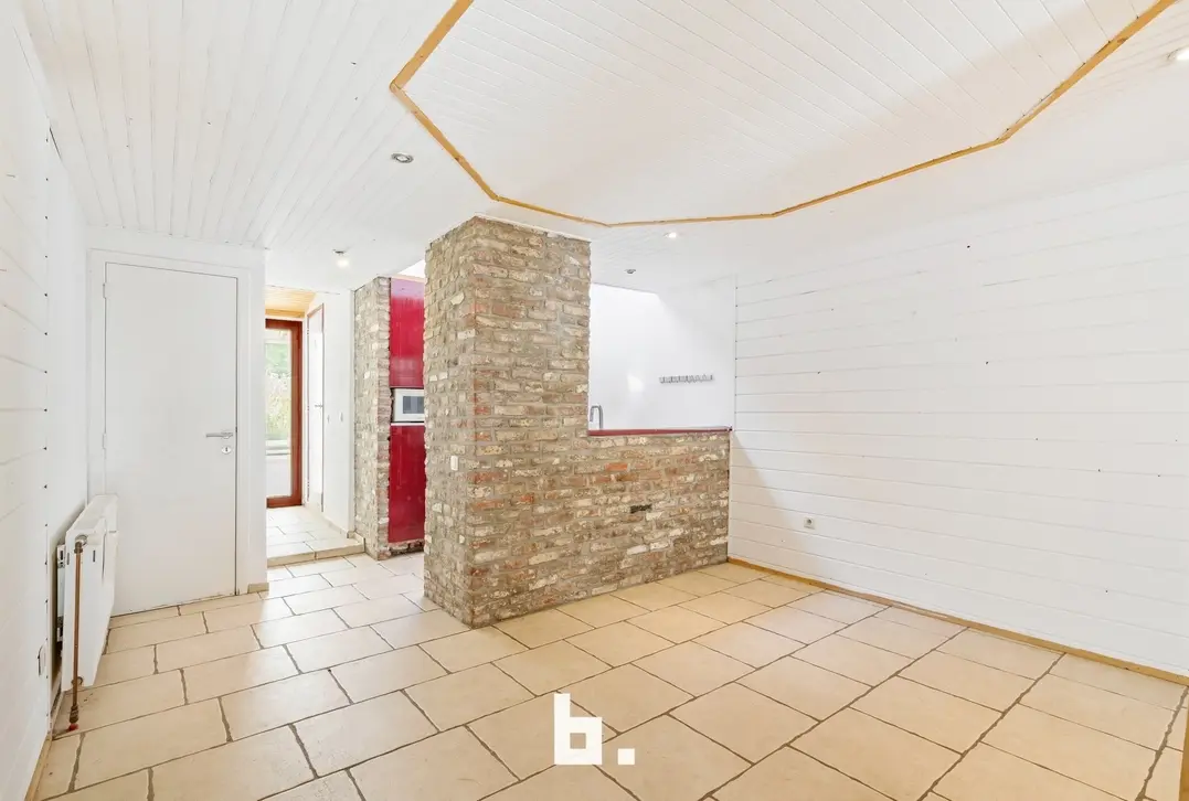 Woning met zeer veel potentieel te Kortrijk! - Kortrijk