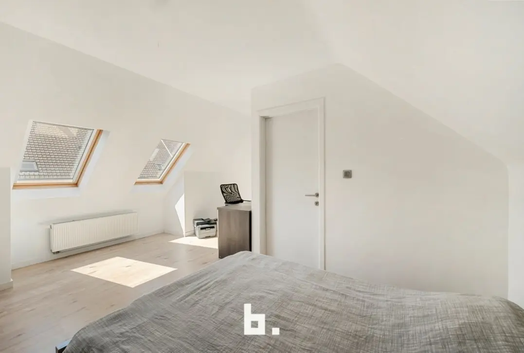 Instapklare én gerenoveerde woning op leuke locatie in Roeselare - Roeselare