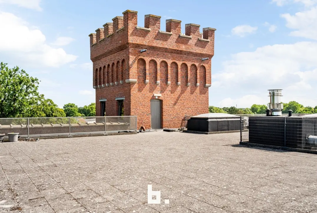 Exclusieve loft met industriële klasse nabij centrum Kortrijk - Spinnerijkaai 45  bus 119, 8500 Kortrijk - €545.000