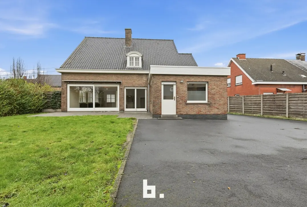 Villa met Loods in Sint-Eloois-Vijve - Waregem