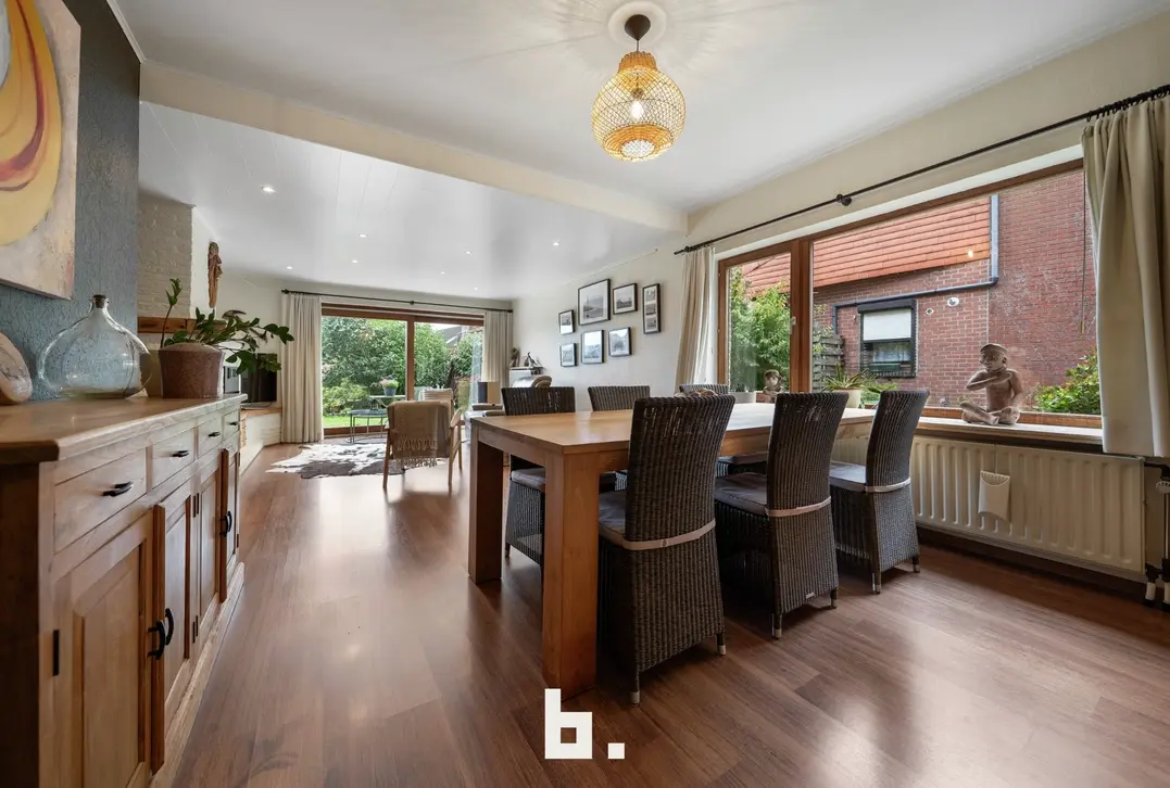 Verrassend ruime villa op uiterst gegeerde locatie in Sint-Andries - Sint-Andries