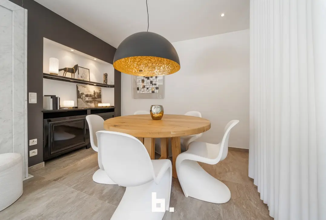 Stijlvolle gerenoveerde woning met 4 slaapkamers en garage op topligging! - Roeselare