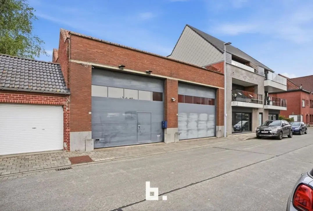 Multifunctioneel en vlot inrijbaar magazijn - Roeselare