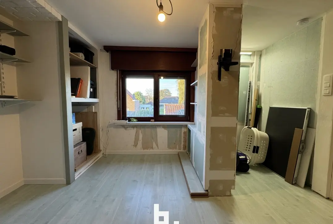 Renovatiewoning met oprit en garage in Desselgem te koop - Waregem