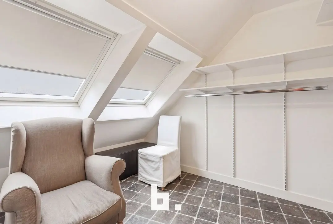 Commercieel handelspand met instapklare woonst op topligging in Roeselare - Roeselare