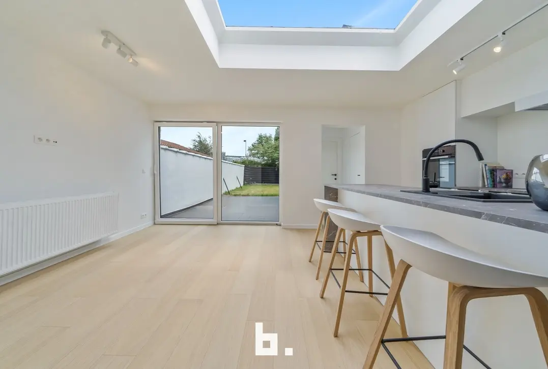 Stijlvol gerenoveerde woning met 4 slpks en een prachtige tuin in hartje Knokke-Heist - Knokke-Heist