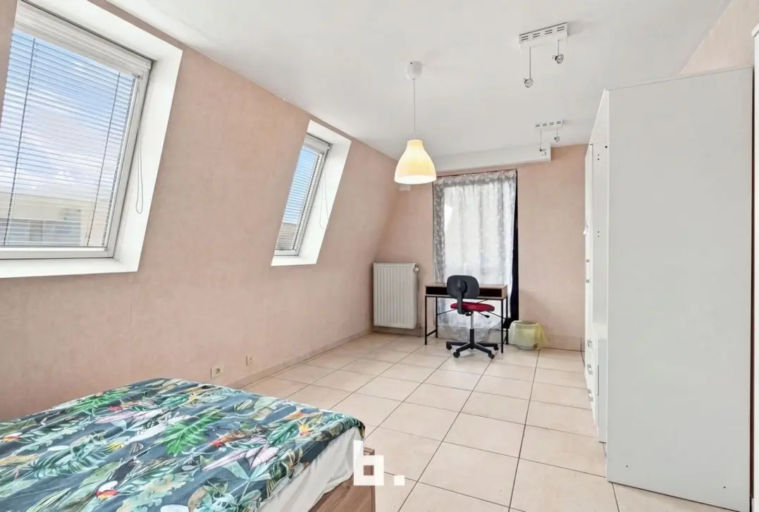 Riant dakappartement met 4 Slk en staanplaats - Roeselare