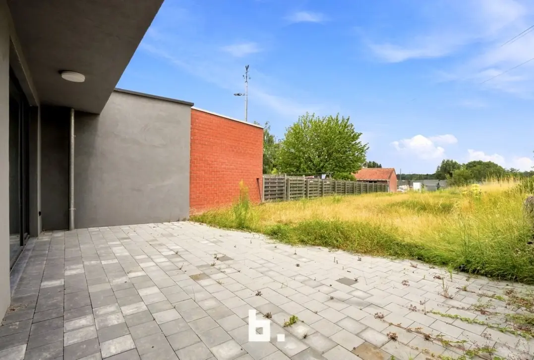 Instapklare halfopen bebouwing met 3 slaapkamers, prachtige tuin én uitweg in Sint-Eloois-Winkel! - Ledegem